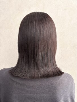 クム 横浜(qumu) 【qumu MARIKO】ラベンダーブラウン×切りっぱなしミディアム