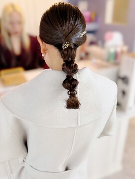 マリアバイアフロート(Maria by AFLOAT) 【山田】結婚式お呼ばれヘア あみおろし 金箔アレンジ