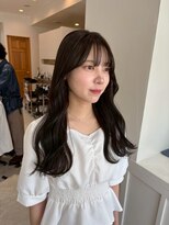 シュプール(SPUR)&nbsp;大人可愛いゆるふわウェーブ小顔シースルーバング暗めカラー