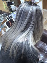 ブレイズヘアー(BLAZEhair) 【ツヤ感MAX】ホワイトグレージュバレイヤージュ×ブリーチ2回