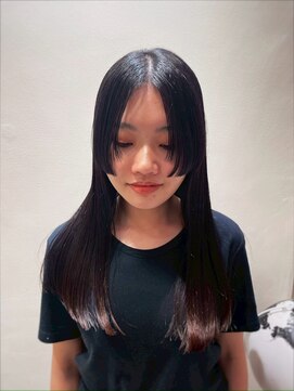 ミステローマ(MISTEROMA) ぱっつっとカットでモードな印象に