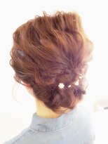 ディー(dee) dee 波ウェーブお呼ばれヘアアレンジ