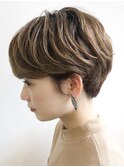女性らしいマッシュショート