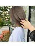 カーキベージュ