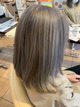 ティエル(Tiele) シルバーグレージュ