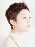女性らしさをプラスしたベリーショートヘアー