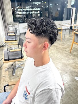 ザ オーダー(THE ORDER) ラルフカールパーマメンズパーマカットナチュラルフェードカット