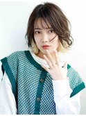 顔周りレイヤー ゆる巻き インナーカラー ホワイトベージュ