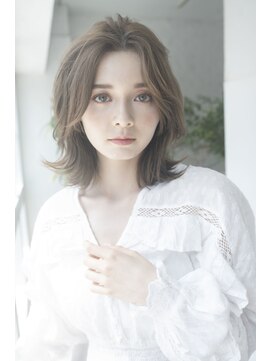 サードバイローラン(THiRD by ROULAND) ナチュラル外ハネミディ