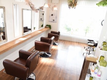 ガーデン(Garden)の写真/【9:00～22：00まで営業】お仕事帰りにも通いやすい◎早朝のヘアセットなど、時間外も受付しております。