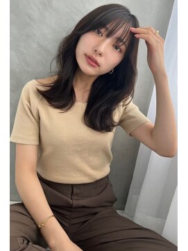 リス バイ ソヨン(Lis by SOYON) 大人/小顔/レイヤーカット/シースルーバング/黒髪/ネビージュ