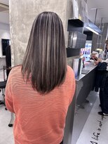 キング 心斎橋店(K!ng) ハイライトカラーミルクティーベージュレイヤーカット