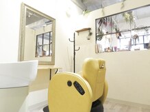 それぞれのお部屋にシャンプー台がある為お席の移動がありません