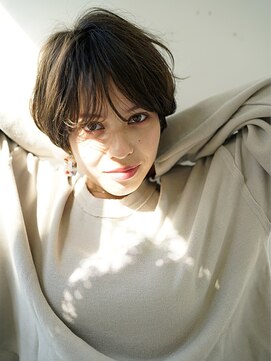 マルツ 銀座(maltu) ショートヘアことりベージュニュアンスカラー前髪ありパーマ銀座