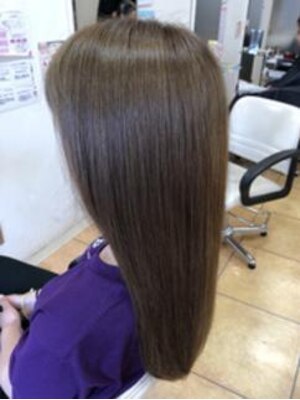 日本で取り扱いできるサロンは1％のみ！希少性の高いツヤ髪Tｒを使用◎質感を整える毛髪改善も大好評！