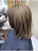 ハイライトたっぷりミディアムヘアー