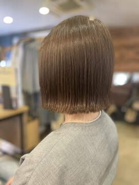 ヨーホーレッド(YOO-HOO RED) 切りっぱなしボブ