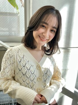 ラニアケア 鎌ケ谷(Laniakea) グレーベージュウェットヘア切りっぱなしボブ20代30代40代
