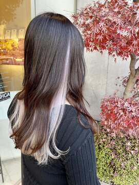 エム インターナショナル 春日部本店(EMU international) ホワイトカラーのインナーカラー