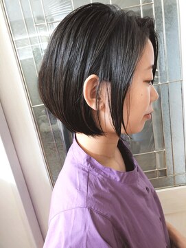 シキ(SIKI) ショートボブ レイヤーボブ ボブ 耳かけ 地毛風カラー ショート