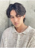 緩めスパイラルパーマウルフカット韓国センターパート縦落ち
