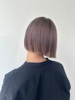 チックタック パラダイム(TICK-TOCK Paradime)の写真/白髪を活かす明るめグレイカラー。柔らかくレディな印象に◆落ち着いた色味が可愛すぎない仕上がりに◎