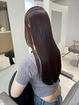 スト 静岡鷹匠(sto) グレージュ切りっぱなしボブ前髪ありミニボブミルクティベージュ