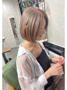 ヨル(Jor) ブロンド切りっぱなしボブstyle♪