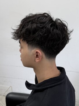 ジレス(Jiles) テーパーフェード/フリンジカット/外国人風ヘア