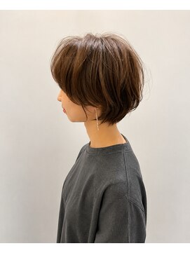 レト 浦和(leto) ミディアムヘアハッシュカットグレージュデザインカラー