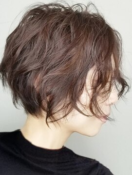 メリケンビューティーパーラー コウベ(MERICAN BEAUTY PARLOR KOBE) [ショート/ゆるめスパイラルパーマ]tomo