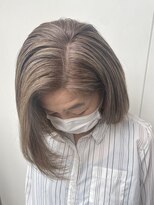 ステア ケース(stair case)&nbsp;ハイライトとやわらかグレージュで白髪活かし 40代50代60代