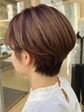 コワファーストナガサキシャンプーボーイ(COIFF1RST NAGASAKI SHAMPOO BOY) 丸みショート×ブランジュ