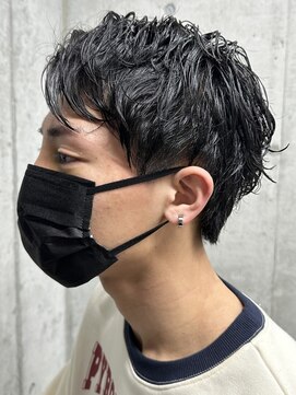 フイ 代々木(Hui) メンズ/アップバング/ツーブロックマッシュ/束感ショート波巻き