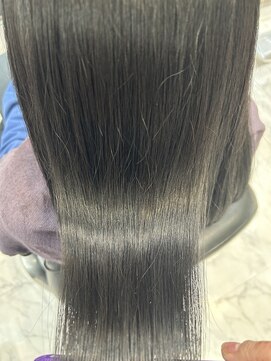 エスカーラ 表参道(THE ESCALA) ＠shino_ne197/韓国風ブルーブラック/ふんわりカール