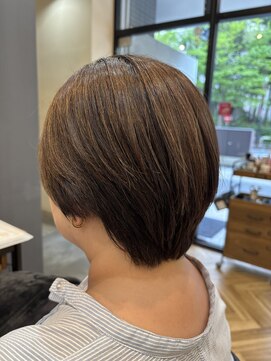 アルター(aL ter) 【オリーブカラー×ショートスタイル】くびれヘア/中島真里奈