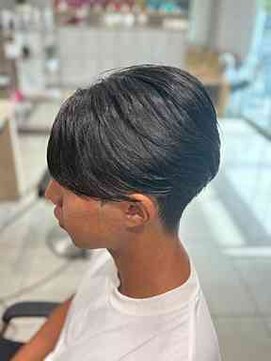 アッシュ 高幡不動店(Ash) 黒髪人気ツーブロックワックスなしセンターパート曲がる縮毛矯正