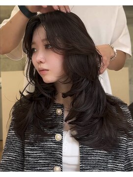 ヌエン 渋谷(NU/EN) 海外ガール風ロングレイヤーカット/バタフライカット/小顔カット