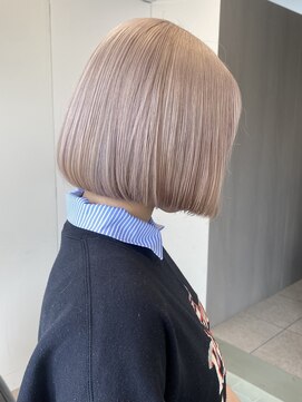 サンク 原宿 表参道(cinq) ヘーゼルベージュくびれボブケアブリーチワイドバングミニボブ