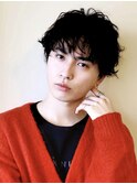 無造作パーマ×黒髪ショート