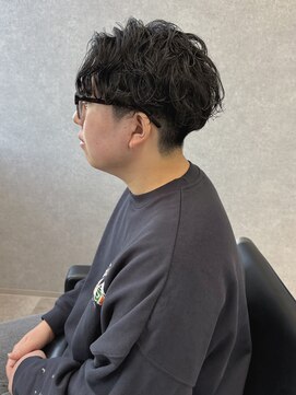 リオールバイニアウ(RE:ALL by Niau) MEN’S HAIR/波巻ツイストスパイラル/フェザーパーマ/太田