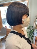 ロッカヘアエジェ(ROCCA hair eje.) 艶感のある前下がりボブ × ダークカラー暗めカラー