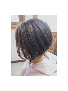 ニア ヘアルーム(near.hair room) 前下がりボブ