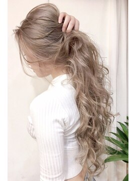 リア 大阪梅田(Ria) ～上げてもカワイイ外国人風ハイグレージュ～【Ria 大阪 梅田】