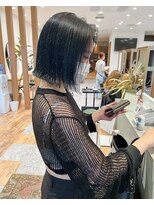 サーカス 町田(circus)&nbsp;切りっぱなしボブ × 発色性抜群ブルーブラック