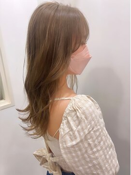 リタ(Lita) シアーベージュ/ロングヘア/ブリーチカラー#ハイトーンカラー