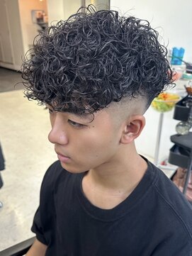 グッドタイムエフティフィフス 横浜西口(GoodTimes ft.fifth) スペインカールツイストパーマフェードツーブロックメンズパーマ