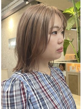 サンク 原宿 表参道(cinq) ナチュラルボブミニボブミルクティーベージュ切りっぱなしボブ