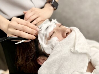 ティーズ バーバー T's BARBERの写真/男性の印象を決める眉をプロの技術で整えて好印象に！自分ではうまくいかないお手入れもここでキマる!!