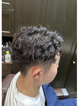 ミリオンバックス 御徒町店(Million Backs) ツイスパ/かき上げ/マッシュ<理容室>[メンズ/眉毛/バーバー]